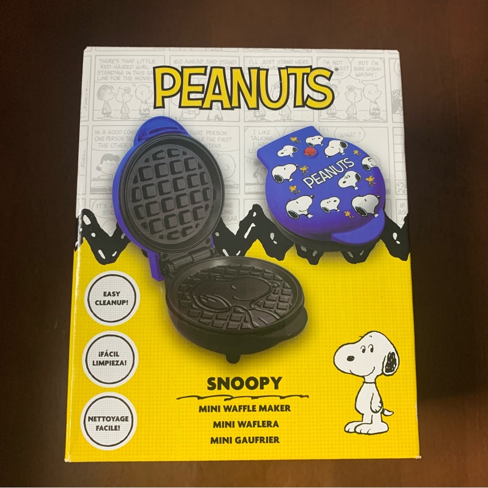 Peanuts Snoopy Mini Waffle Maker